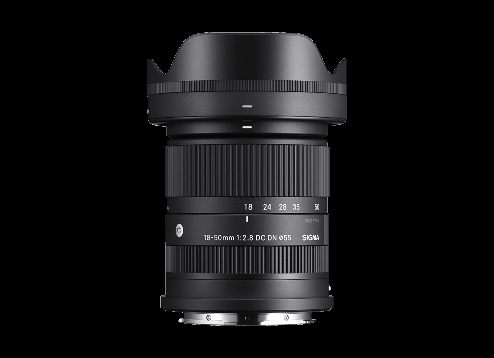 Объектив Sigma 18-50mm F2.8 DC DN Contemporary Canon RF в действии